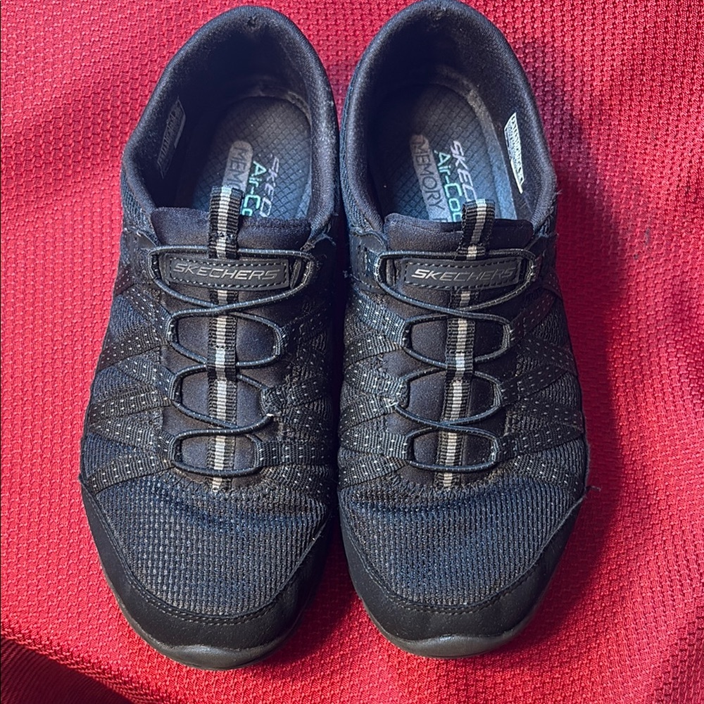 Skechers Black Slip-On Sneakers women’s size 7.5